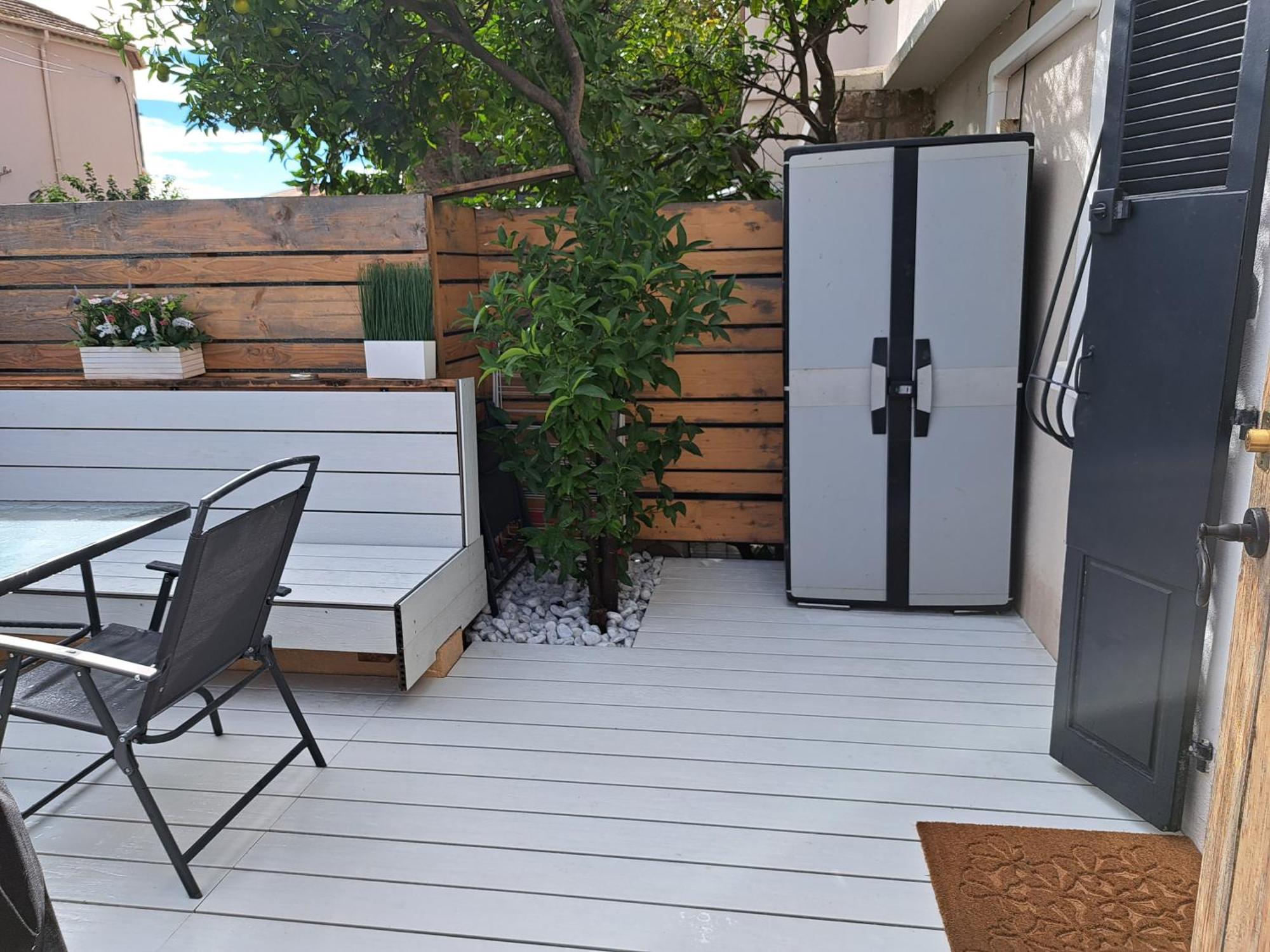 Seduisant Studio Avec Cour Privative La Crau Exterior photo